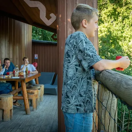 Dans Les Arbres, Animaux Ok - 10 Pers. - Api-1-52-2494 Camping Dienné